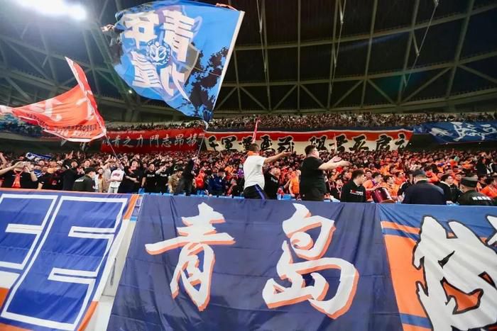德甲球员身价降幅榜格雷茨卡28岁拜仁降2500万欧现4000万欧格纳布里28岁拜仁降2000万欧现4500万欧阿莱29岁多特降1700万欧现1800万欧希克27岁勒沃库森降1600万欧现2200万欧阿隆森23岁柏林联合降1600万欧现1400万欧雷纳21岁多特降1500万欧现2000万欧纳比-凯塔28岁不莱梅降1400万欧现600万欧聚勒28岁多特降1300万欧现2200万欧诺伊豪斯26岁门兴降1100万欧现900万欧弗兰德31岁柏林联合降1100万欧现500万欧奥克斯福德25岁奥格斯堡降1000万欧现200万欧萨马塞库27岁霍芬海姆降950万欧现250万欧劳姆25岁莱比锡降900万欧现1700万欧恩梅查25岁沃尔夫斯堡降900万欧现900万欧扎卡31岁勒沃库森降800万欧现2000万欧维尔纳27岁莱比锡降800万欧现1700万欧本塞拜尼28岁多特降800万欧现1200万欧穆勒34岁拜仁降800万欧现1000万欧布尔卡德特23岁美因茨降800万欧现700万欧博雷28岁不莱梅降800万欧现800万欧阿德耶米21岁多特降700万欧现2800万欧贝波29岁霍芬海姆降700万欧现400万欧阿诺德29岁沃尔夫斯堡降700万欧现1000万欧普莱亚30岁门兴降700万欧现800万欧诺伊尔37岁拜仁降700万欧现500万欧